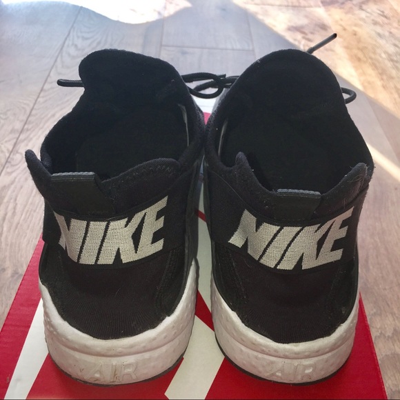 (Sold) Nike Huarache Ultra - Picture 2 of 7
